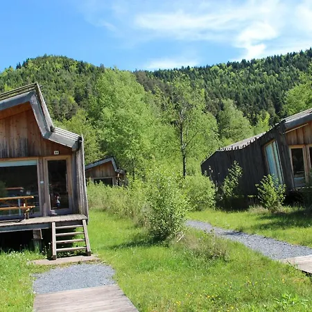 Hébergement de vacances Camping Des Lacs***