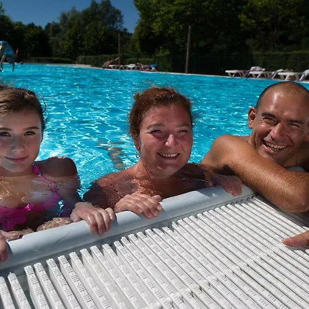 Camping Des Lacs*** Celles-sur-Plaine