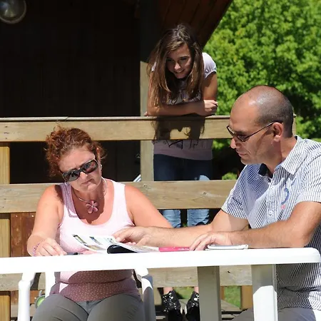 Hébergement de vacances Camping Des Lacs*** Celles-sur-Plaine