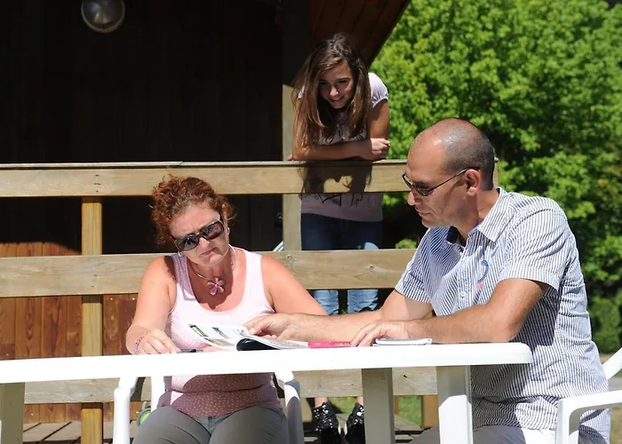 Semesterbostad Camping Des Lacs*** Celles-sur-Plaine